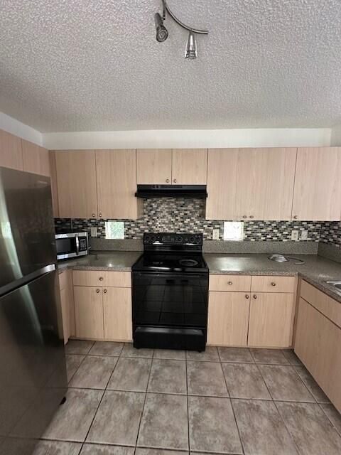 待售: $485,000 (3 贝兹, 2 浴室, 1882 平方英尺)