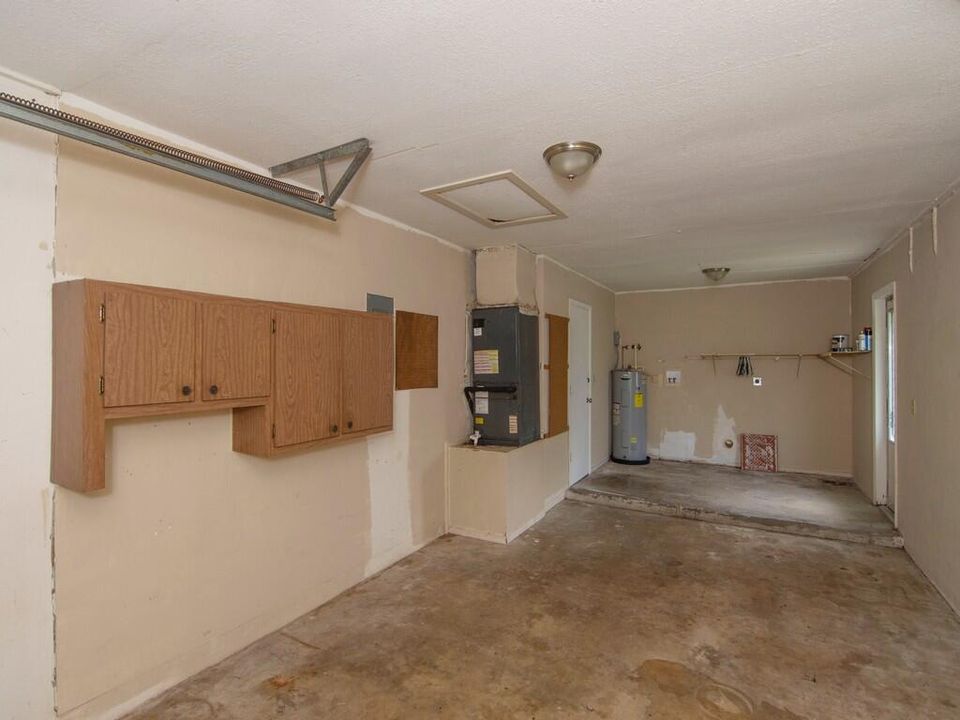 For Sale: $239,900 (2 beds, 1 baths, 930 Square Feet)