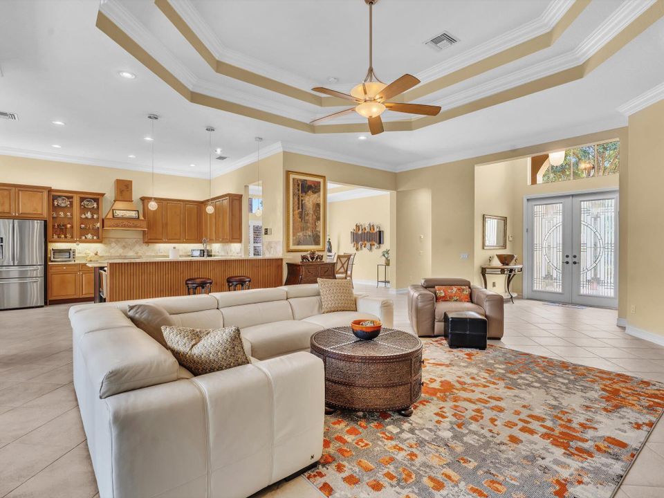 For Sale: $820,000 (3 beds, 2 baths, 2744 Square Feet)