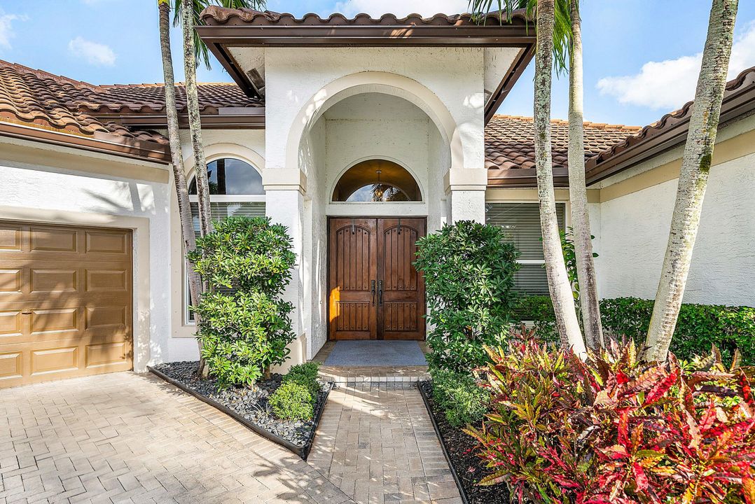 For Sale: $1,595,000 (4 beds, 3 baths, 3815 Square Feet)