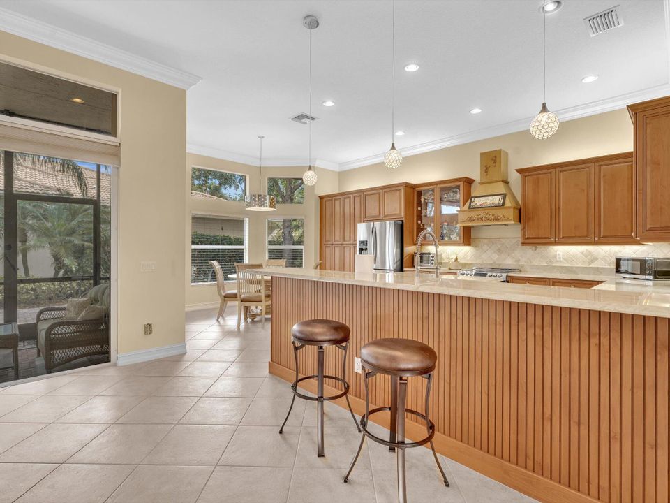 For Sale: $820,000 (3 beds, 2 baths, 2744 Square Feet)