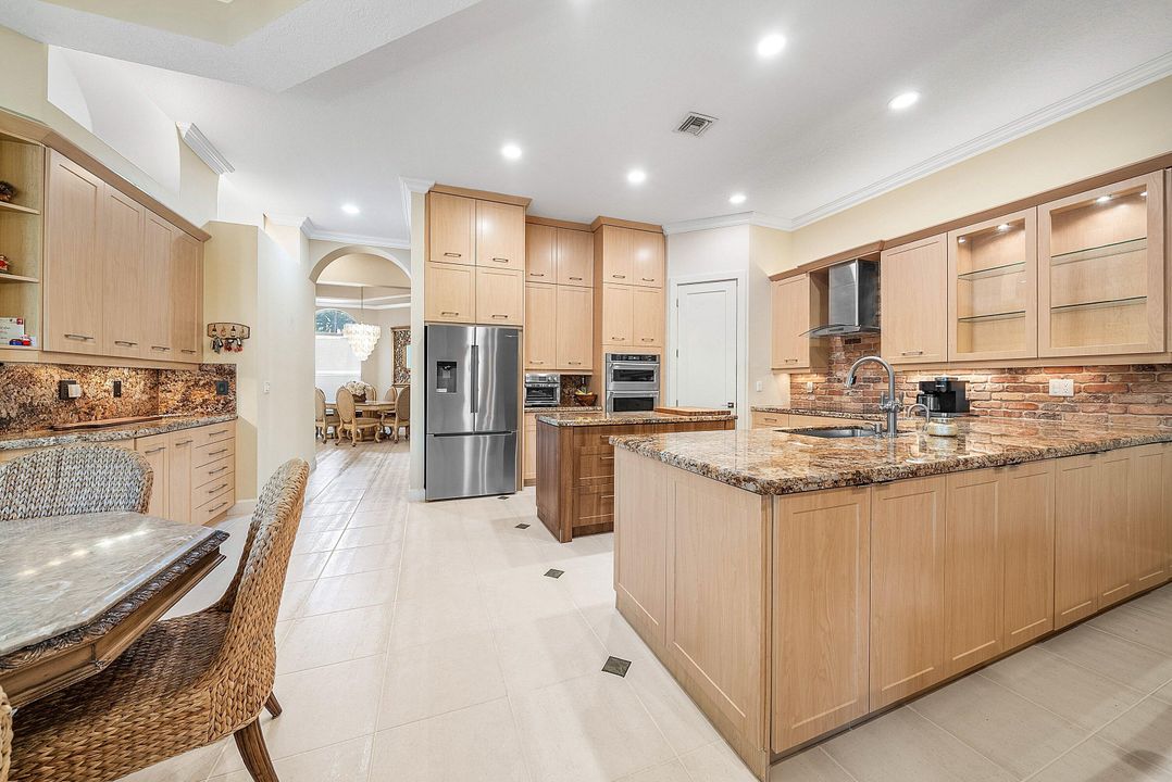 For Sale: $1,595,000 (4 beds, 3 baths, 3815 Square Feet)