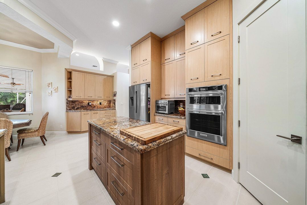 For Sale: $1,595,000 (4 beds, 3 baths, 3815 Square Feet)