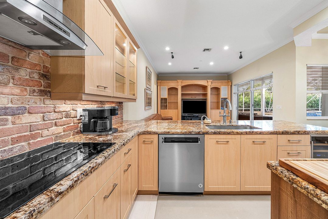 For Sale: $1,595,000 (4 beds, 3 baths, 3815 Square Feet)