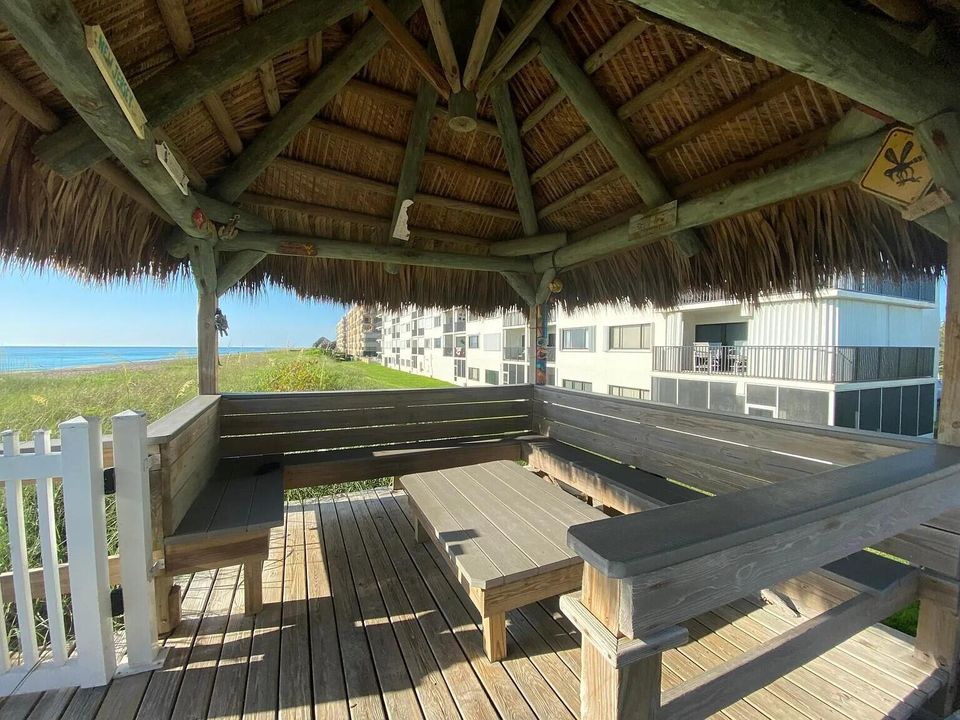 For Rent: $2,600 (2 beds, 2 baths, 1113 Square Feet)