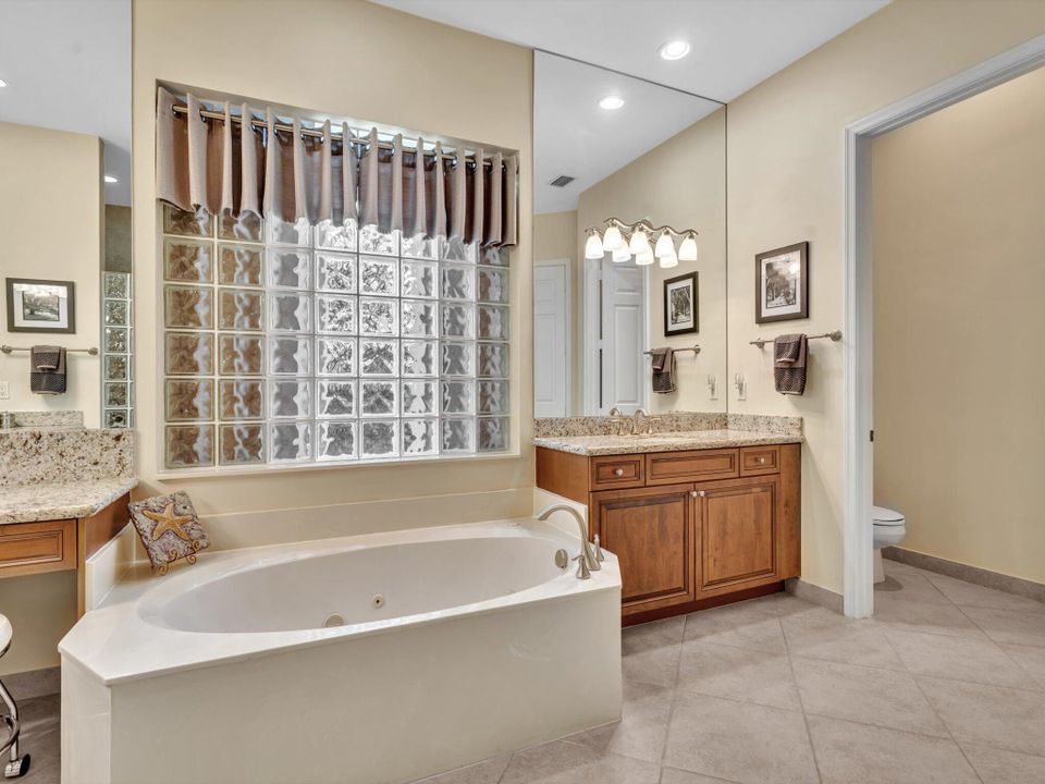 For Sale: $820,000 (3 beds, 2 baths, 2744 Square Feet)