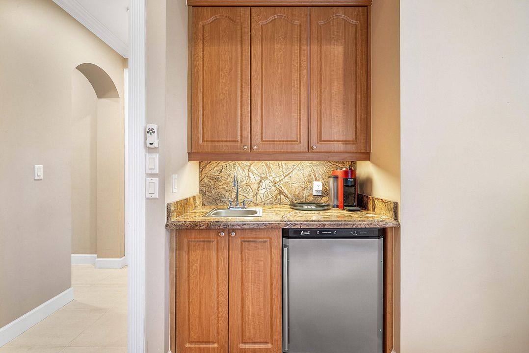 For Sale: $1,595,000 (4 beds, 3 baths, 3815 Square Feet)