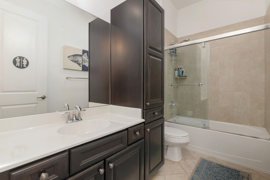 En Venta: $695,000 (2 camas, 2 baños, 1844 Pies cuadrados)