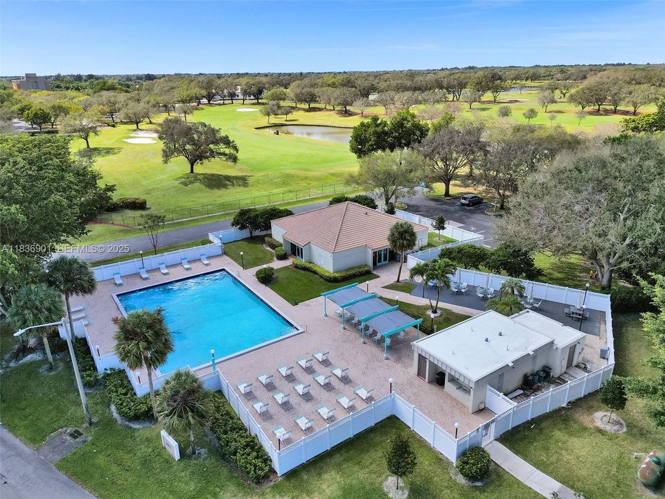 出租: $2,150 (1 贝兹, 1 浴室, 900 平方英尺)