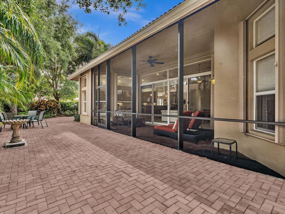 For Sale: $820,000 (3 beds, 2 baths, 2744 Square Feet)