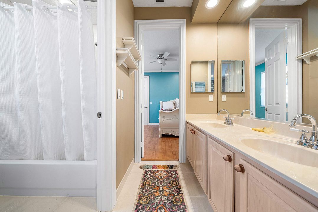 For Sale: $1,595,000 (4 beds, 3 baths, 3815 Square Feet)