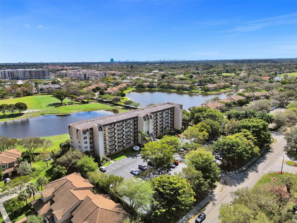 出租: $2,150 (1 贝兹, 1 浴室, 900 平方英尺)