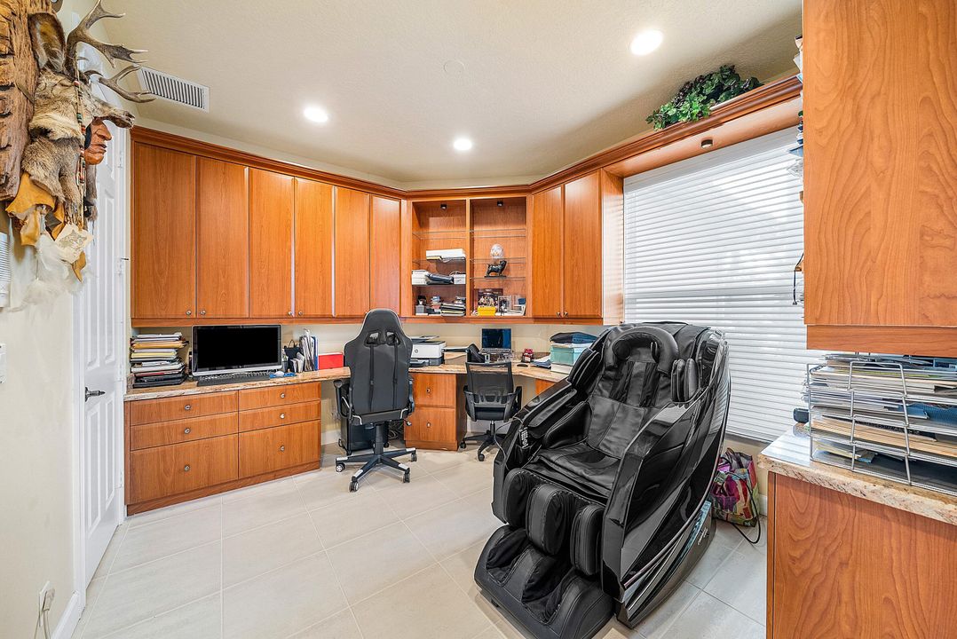 For Sale: $1,595,000 (4 beds, 3 baths, 3815 Square Feet)