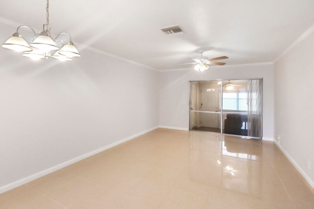 For Rent: $1,500 (2 beds, 1 baths, 815 Square Feet)