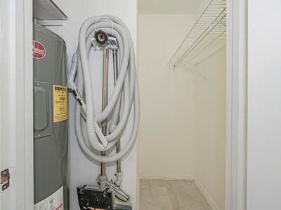 For Sale: $415,000 (3 beds, 2 baths, 1850 Square Feet)