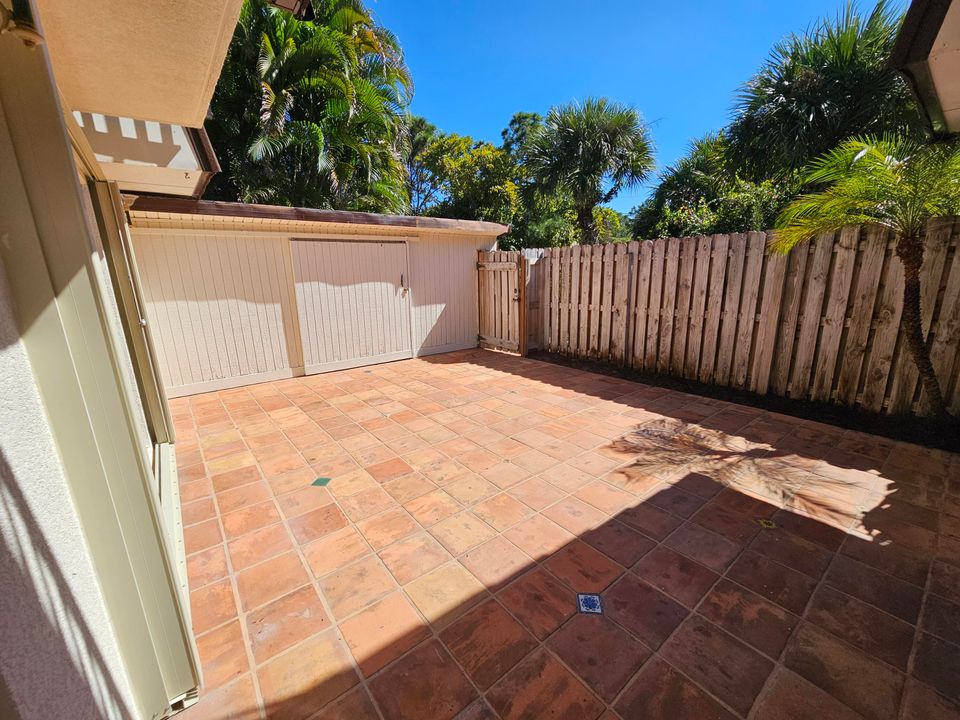 For Rent: $2,000 (2 beds, 2 baths, 1288 Square Feet)