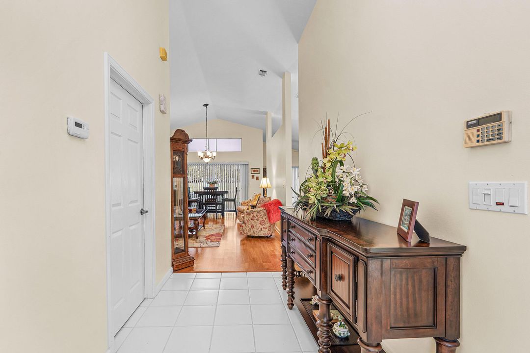 For Sale: $379,000 (3 beds, 2 baths, 1726 Square Feet)