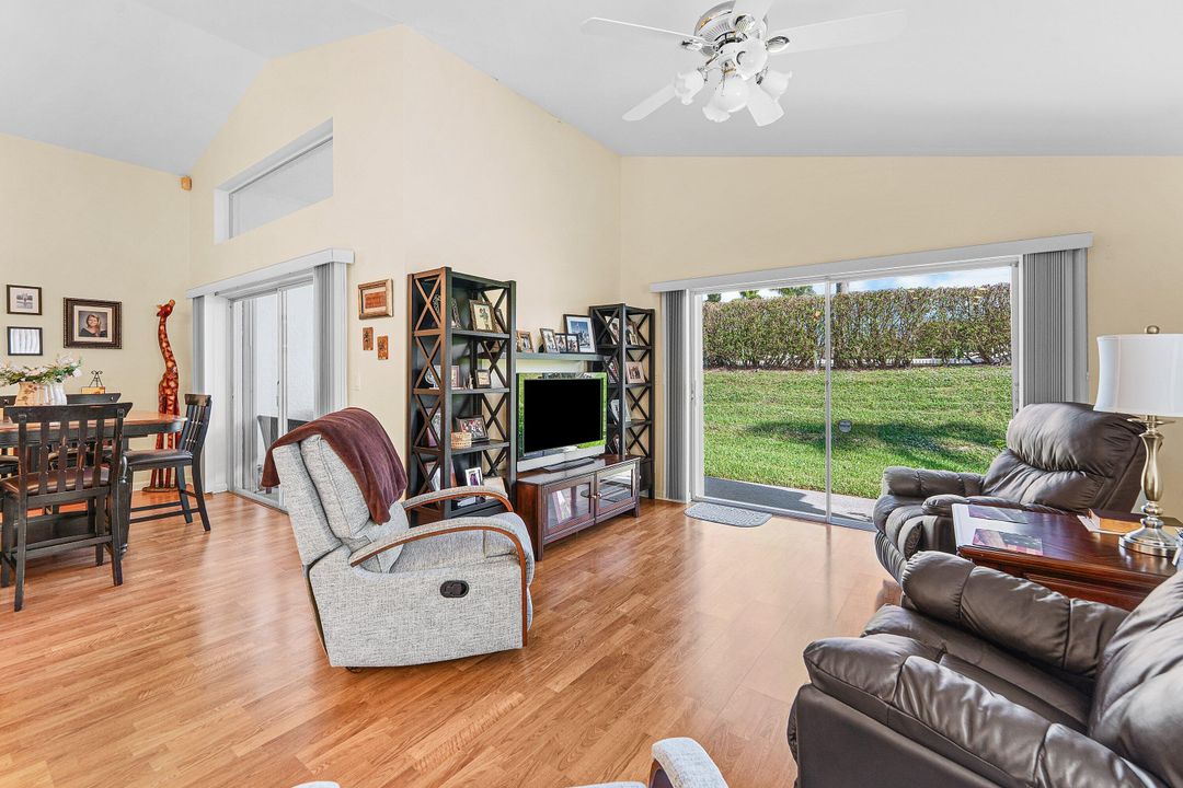 For Sale: $379,000 (3 beds, 2 baths, 1726 Square Feet)