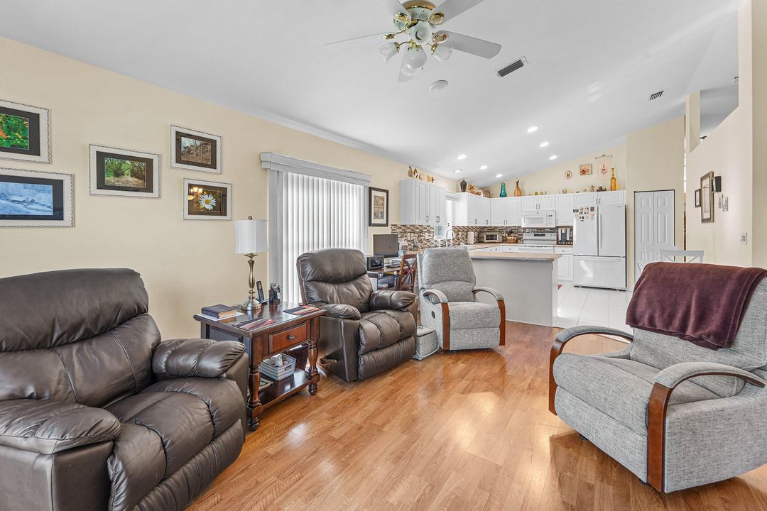 For Sale: $379,000 (3 beds, 2 baths, 1726 Square Feet)