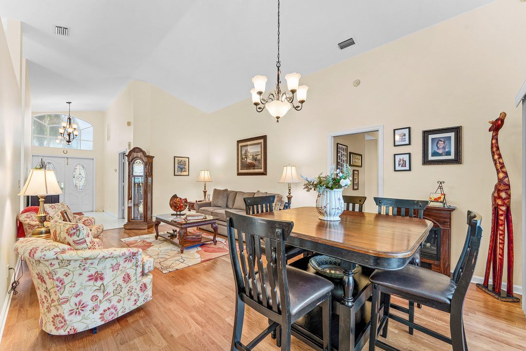 For Sale: $379,000 (3 beds, 2 baths, 1726 Square Feet)