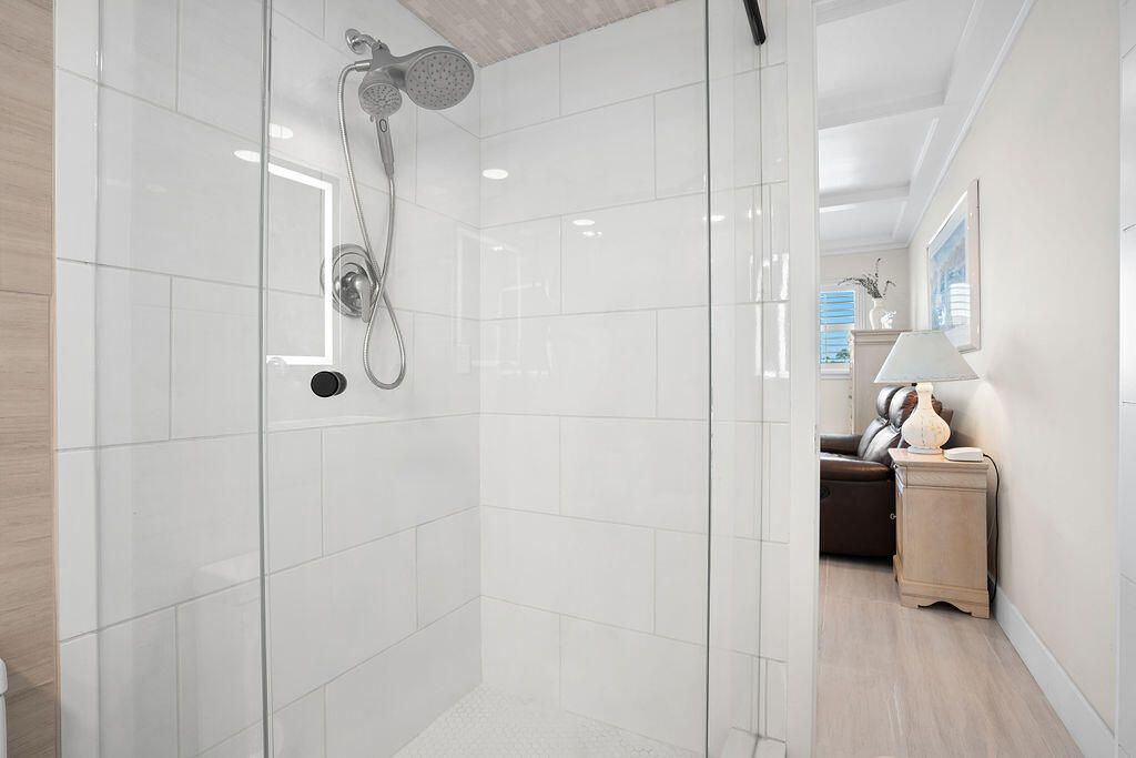 待售: $445,000 (2 贝兹, 2 浴室, 1010 平方英尺)