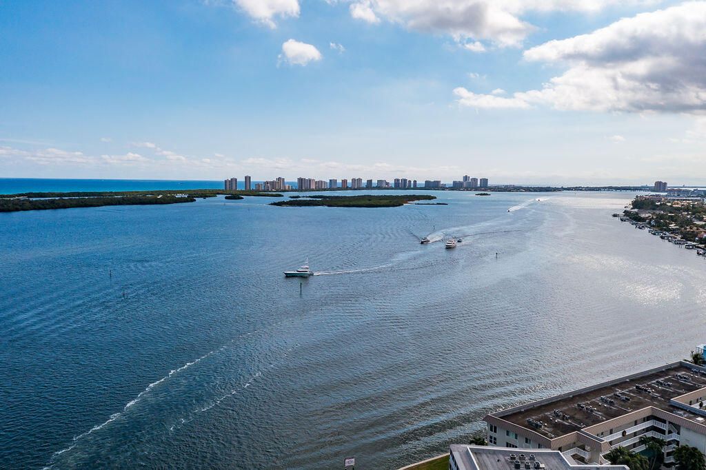 待售: $445,000 (2 贝兹, 2 浴室, 1010 平方英尺)