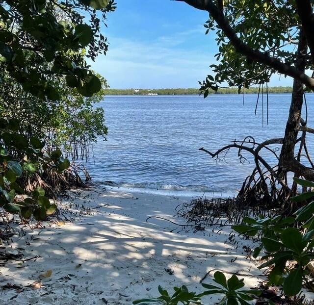 For Rent: $2,000 (2 beds, 2 baths, 1288 Square Feet)