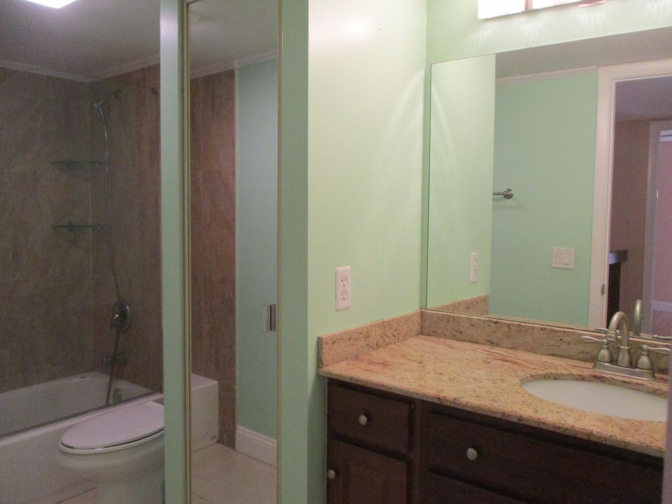 В аренду: $2,000 (2 спален, 2 ванн, 1236 Квадратных фут)