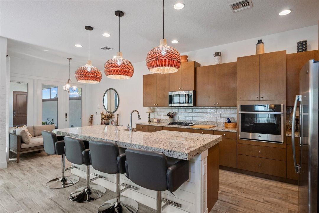 En Venta: $1,399,000 (4 camas, 3 baños, 2688 Pies cuadrados)