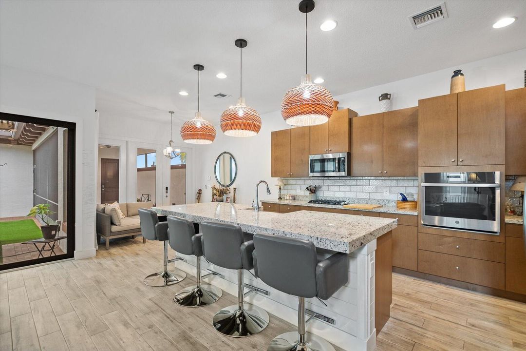 En Venta: $1,399,000 (4 camas, 3 baños, 2688 Pies cuadrados)