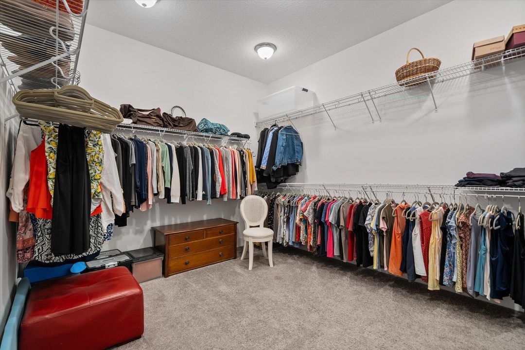 En Venta: $1,399,000 (4 camas, 3 baños, 2688 Pies cuadrados)