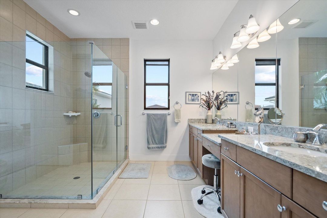 En Venta: $1,399,000 (4 camas, 3 baños, 2688 Pies cuadrados)