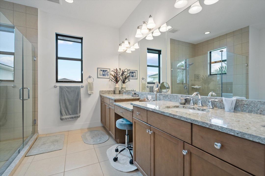 En Venta: $1,399,000 (4 camas, 3 baños, 2688 Pies cuadrados)