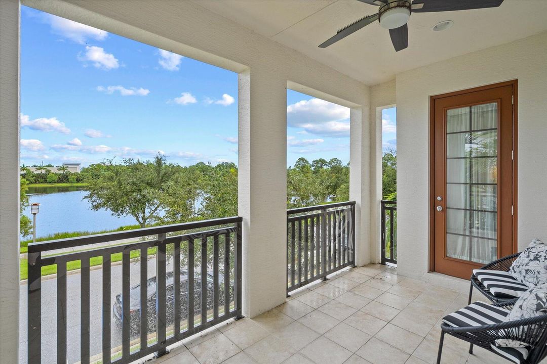 En Venta: $1,399,000 (4 camas, 3 baños, 2688 Pies cuadrados)