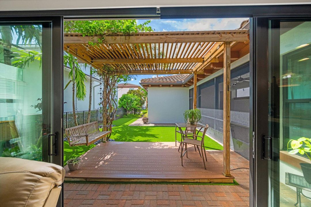 En Venta: $1,399,000 (4 camas, 3 baños, 2688 Pies cuadrados)