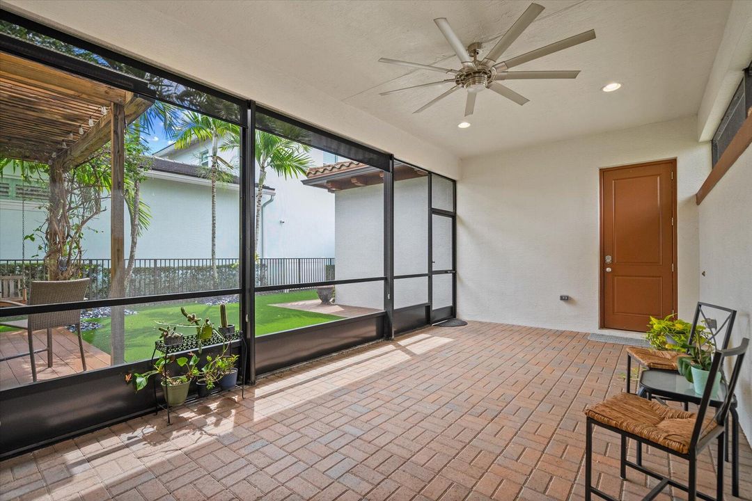 En Venta: $1,399,000 (4 camas, 3 baños, 2688 Pies cuadrados)