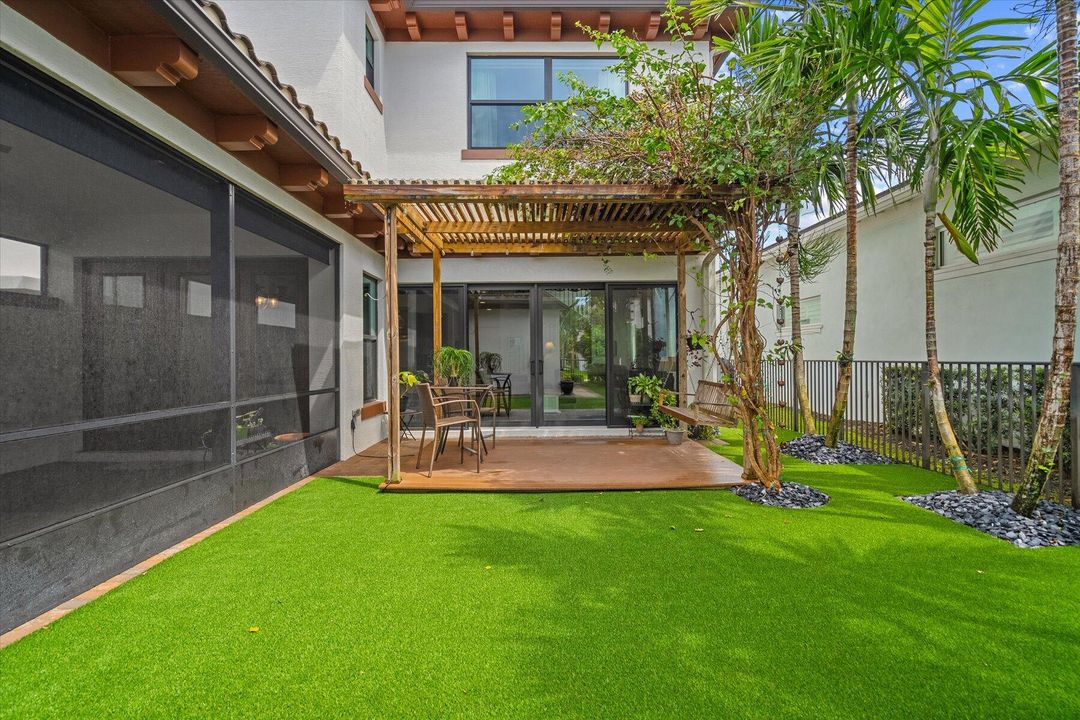 En Venta: $1,399,000 (4 camas, 3 baños, 2688 Pies cuadrados)