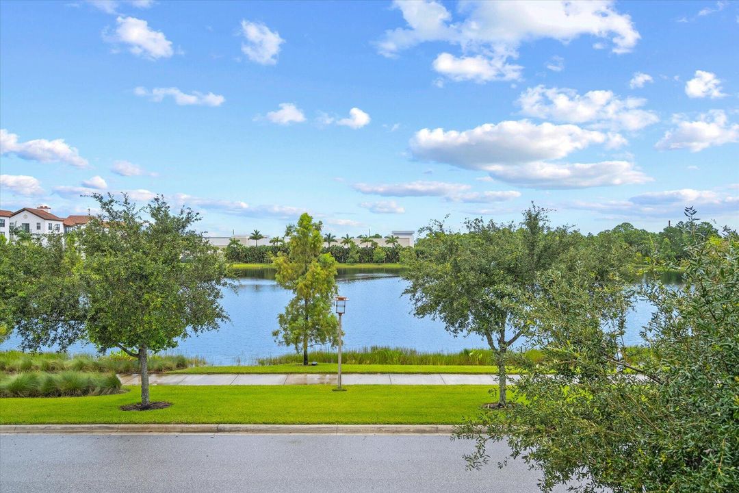 En Venta: $1,399,000 (4 camas, 3 baños, 2688 Pies cuadrados)