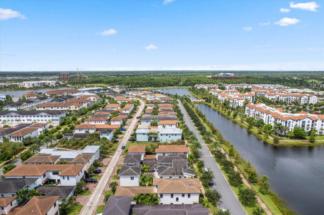 En Venta: $1,399,000 (4 camas, 3 baños, 2688 Pies cuadrados)