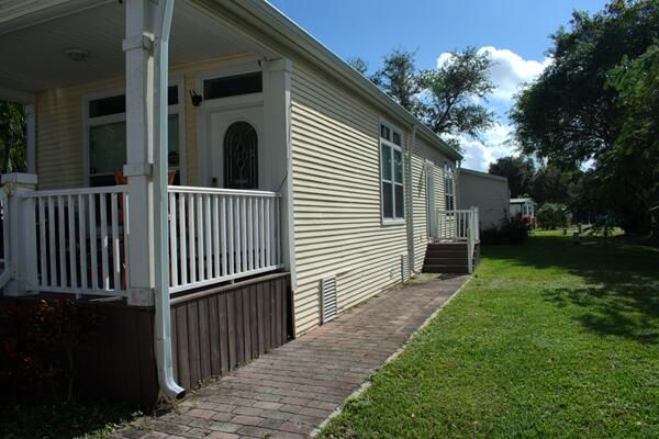 For Sale: $65,000 (1 beds, 1 baths, 900 Square Feet)