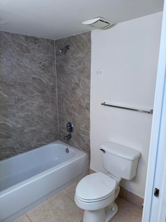 В аренду: $1,900 (2 спален, 2 ванн, 1105 Квадратных фут)