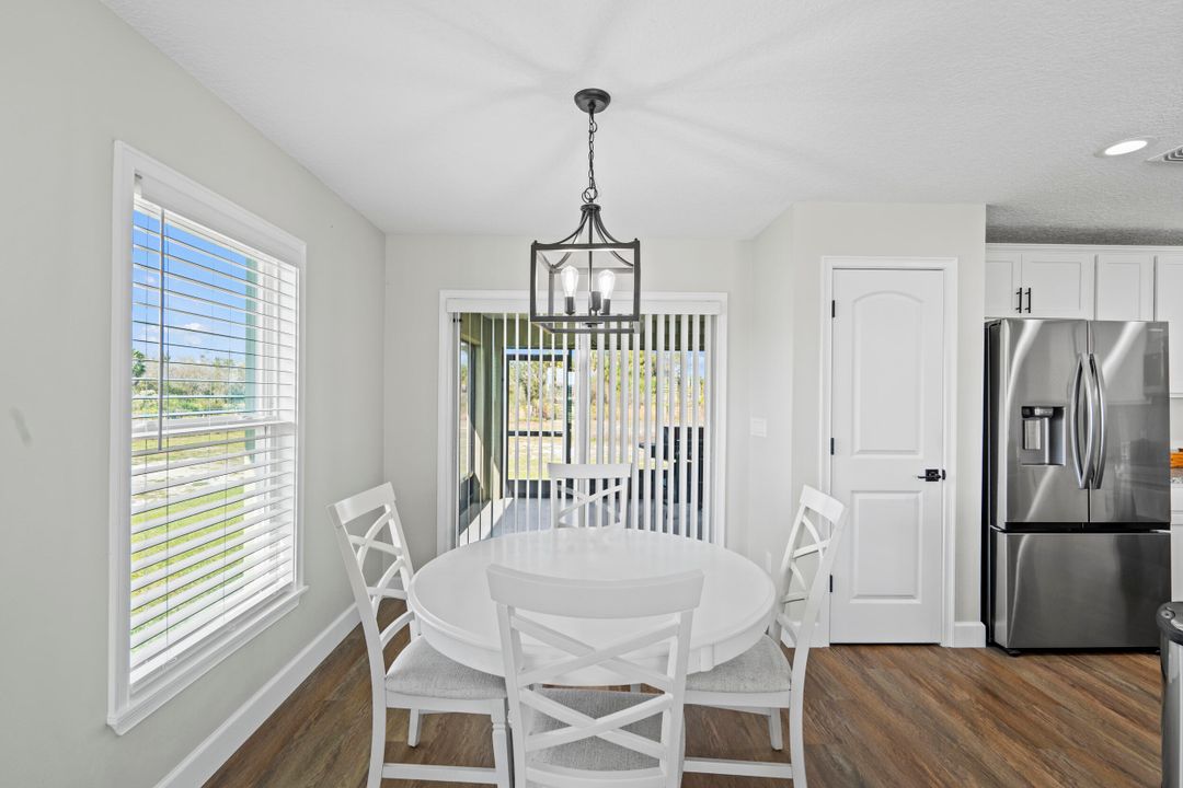 For Sale: $389,900 (3 beds, 2 baths, 1472 Square Feet)