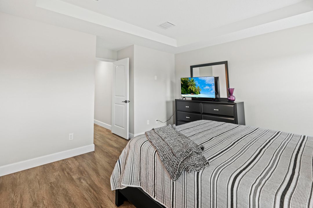 For Sale: $389,900 (3 beds, 2 baths, 1472 Square Feet)