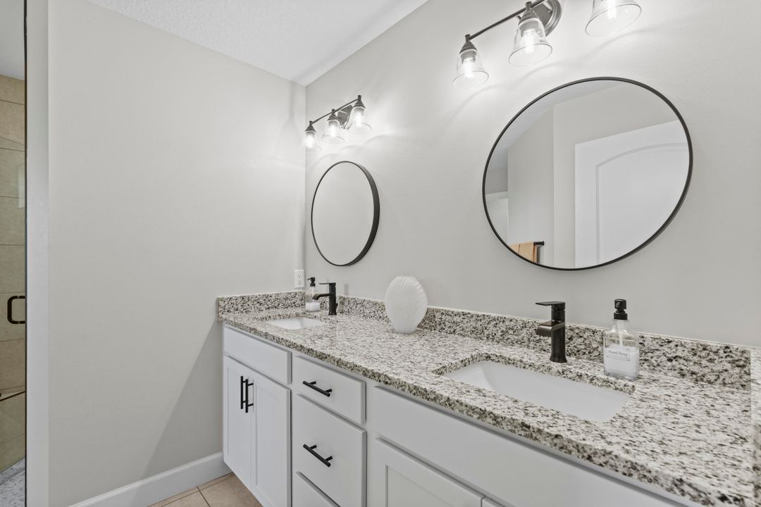 For Sale: $389,900 (3 beds, 2 baths, 1472 Square Feet)