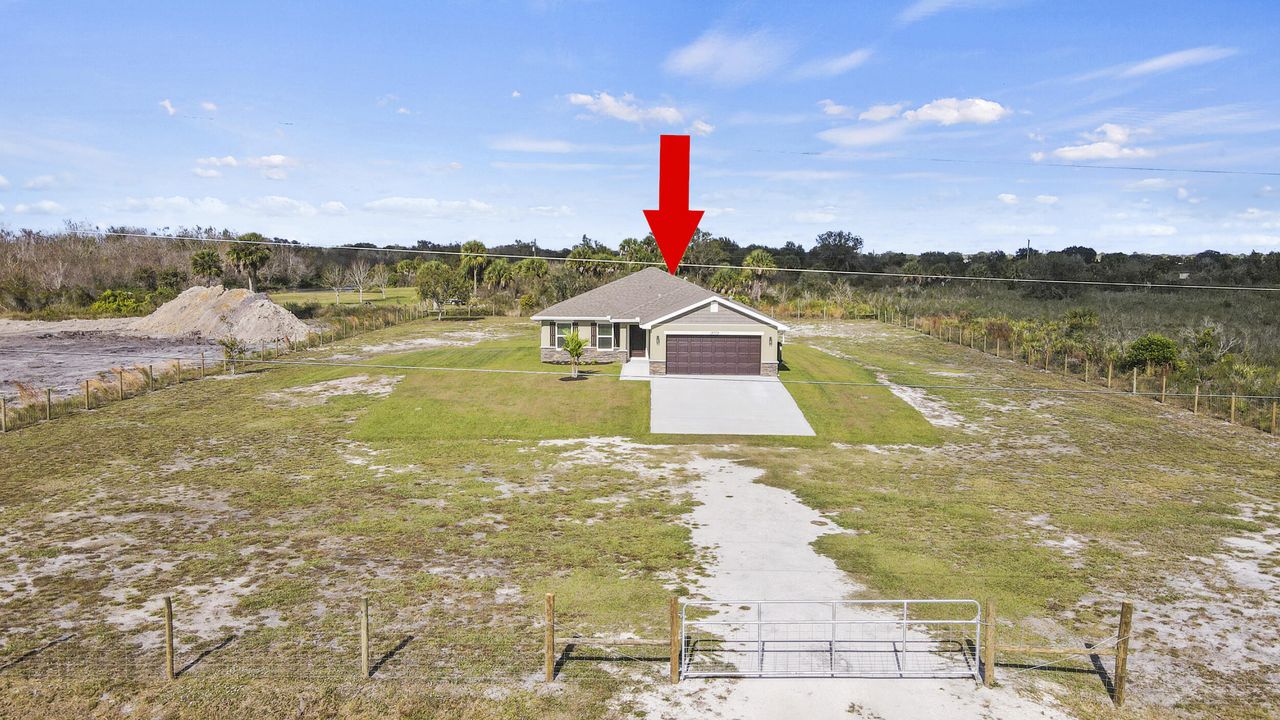 For Sale: $389,900 (3 beds, 2 baths, 1472 Square Feet)