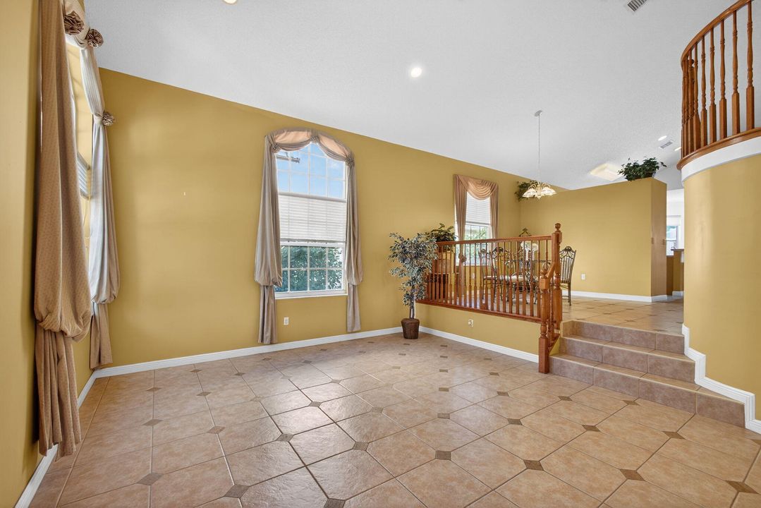 En Venta: $650,000 (4 camas, 3 baños, 3037 Pies cuadrados)