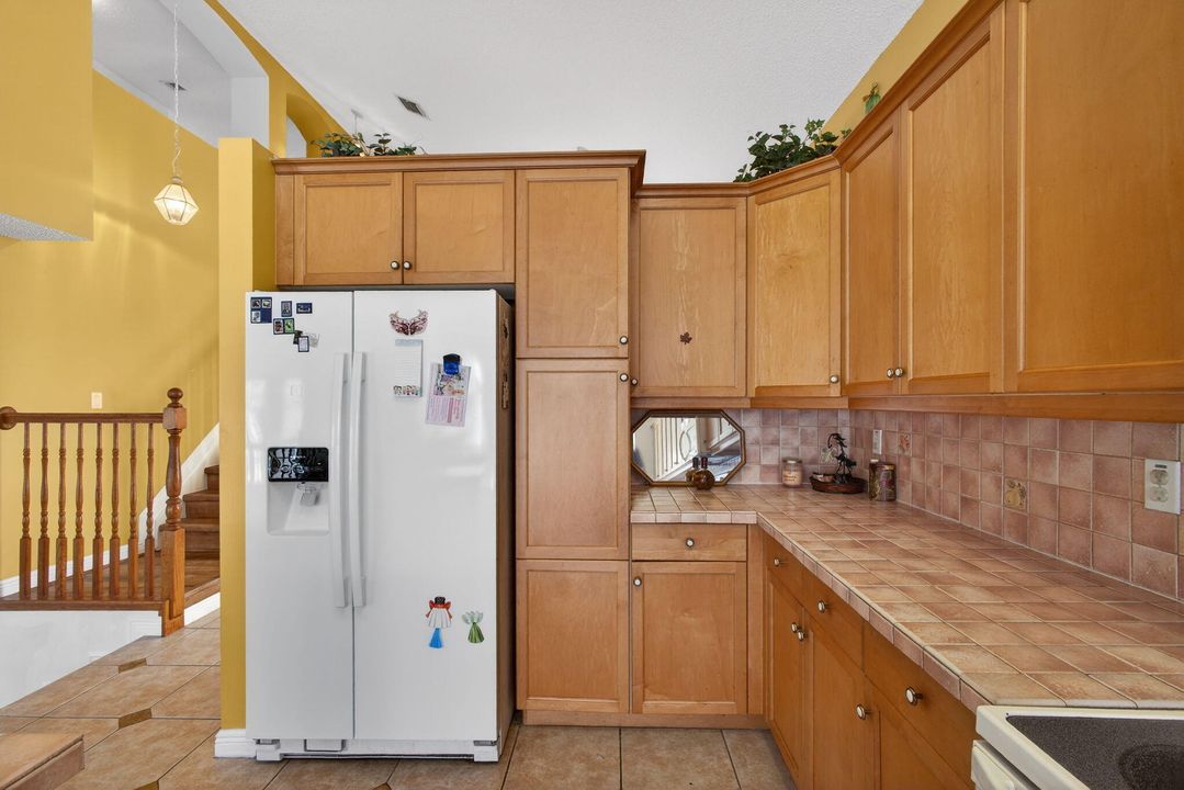 En Venta: $650,000 (4 camas, 3 baños, 3037 Pies cuadrados)