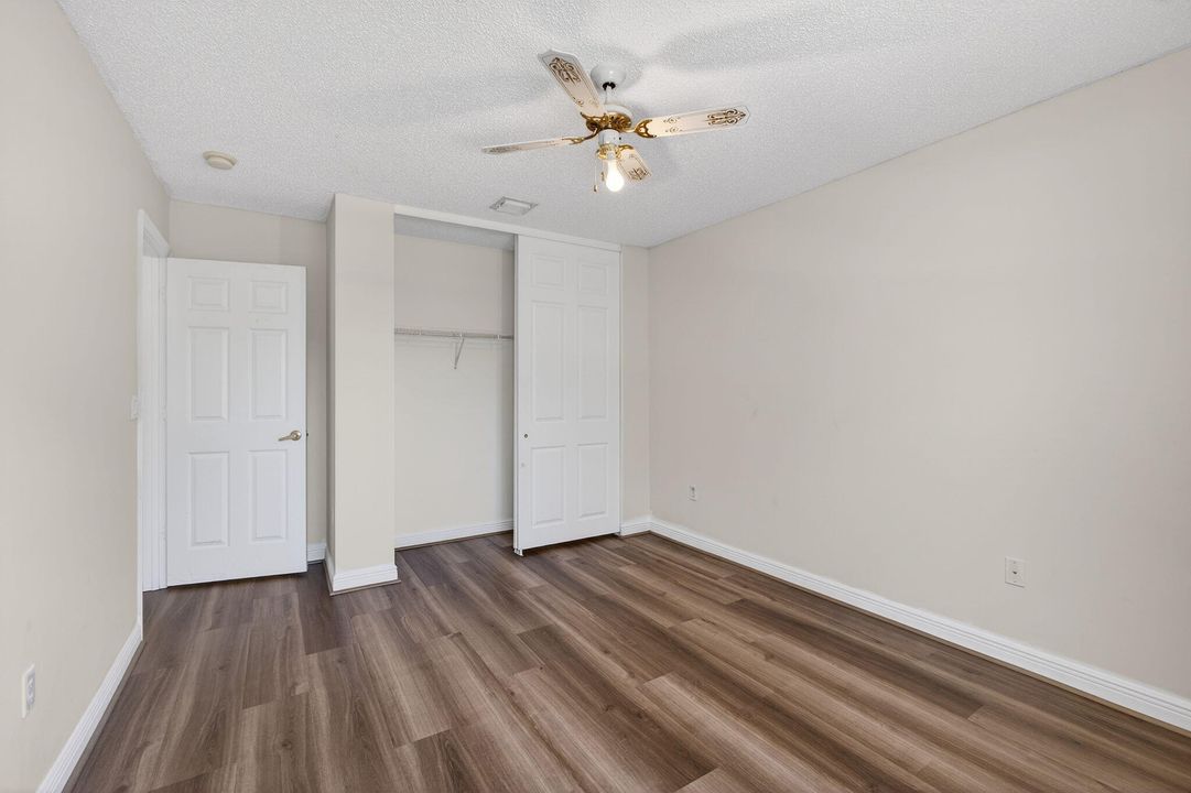 En Venta: $650,000 (4 camas, 3 baños, 3037 Pies cuadrados)