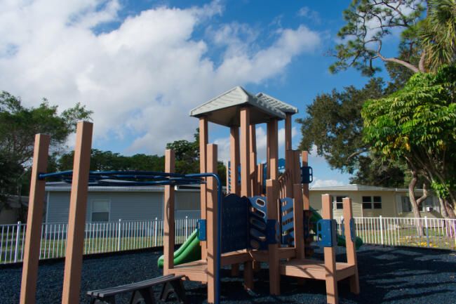 For Sale: $65,000 (1 beds, 1 baths, 900 Square Feet)