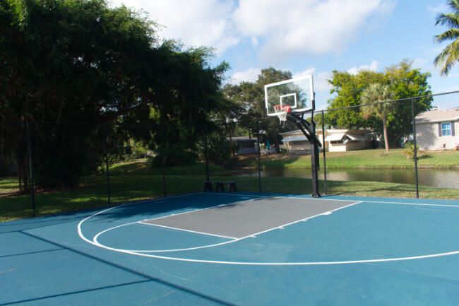 For Sale: $65,000 (1 beds, 1 baths, 900 Square Feet)